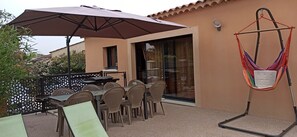 Outdoor dining - Bioty'Provence ALL INCLUSIVE - 7min/4km Isle sur Sorgue (le thor)
