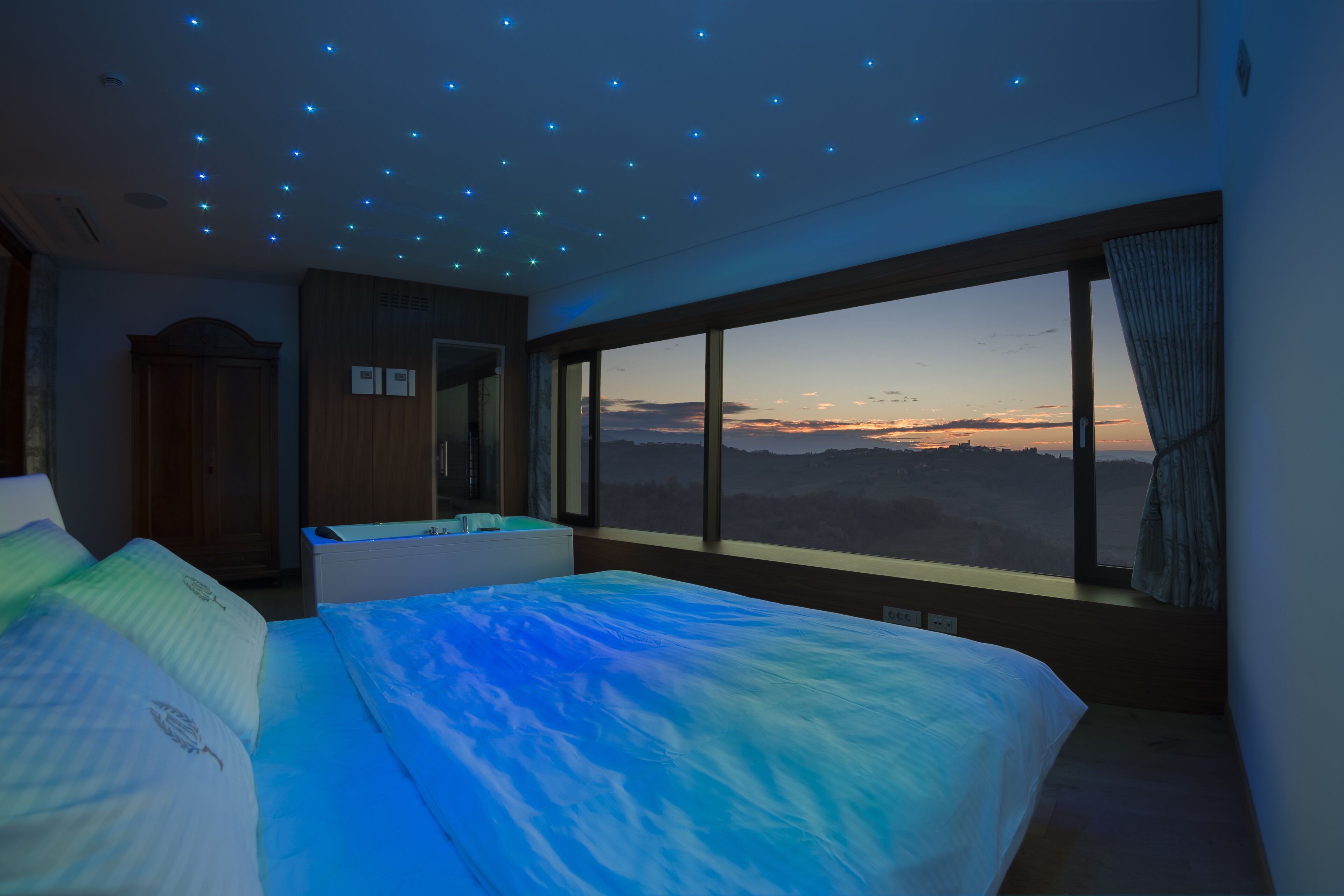 3 Schlafzimmer, Schreibtisch, Bügeleisen/Bügelbrett, kostenloses WLAN