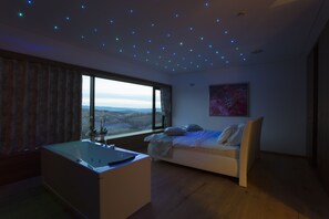 3 bedrooms, desk, iron/ironing board, free WiFi - Stunning Modern Villa Eva: Panoramic Views, Private Pool, and Tranquil Gardens (Kozana)