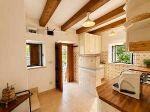 Fridge, microwave, oven, stovetop - Tuscan House in the Green (Toscana)