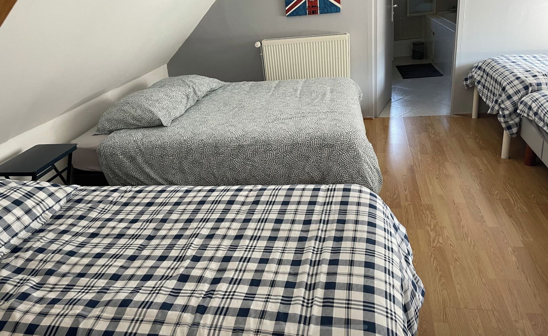 5 habitaciones, cuna de viaje, wifi gratis y ropa de cama 