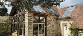 Beautiful country house with heated swimming pool 120 kms from Paris, sleeps 19