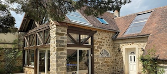 Beautiful country house with heated swimming pool 120 kms from Paris, sleeps 19