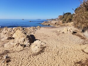Platja a a prop 