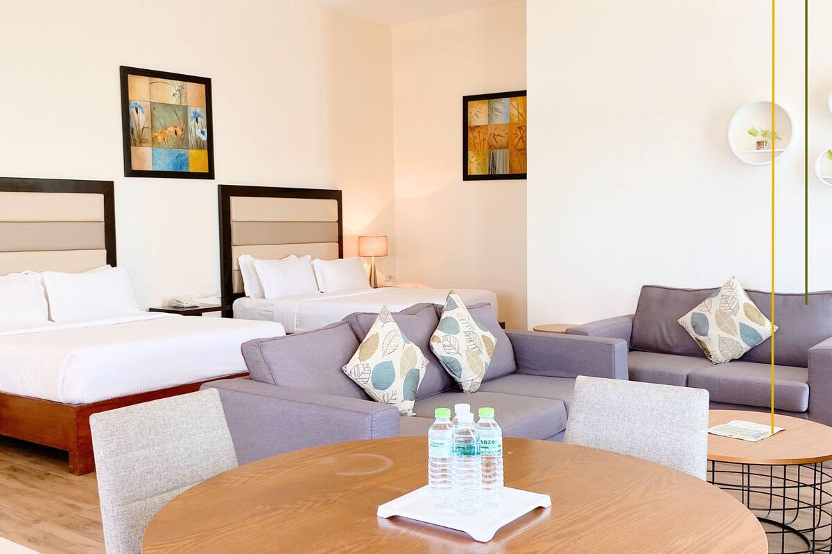 executive studio suite | laptop workspace, blackout curtains, free wifi, bed sheets