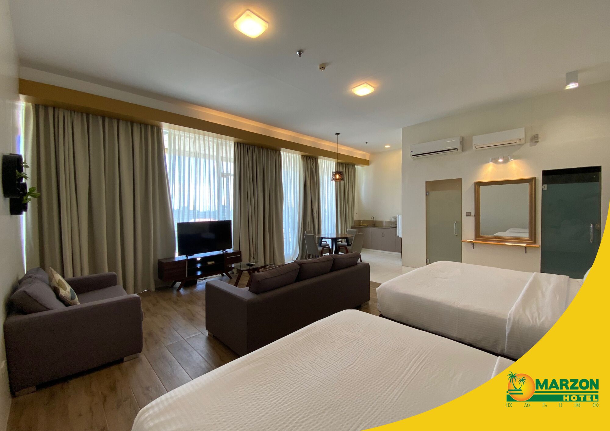 Executive Studio Suite | Laptop workspace, blackout drapes, free WiFi, bed sheets