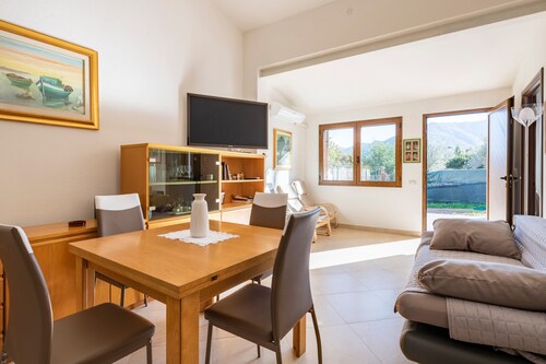 Haustierfreundliche Ferienwohnung "Casa Museddu" mit Klimaanlage, Terrassen und Garten