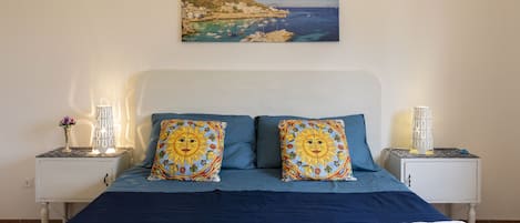 2 makuuhuonetta, silitysrauta/-lauta, ilmainen Wi-Fi, vuodevaatteet