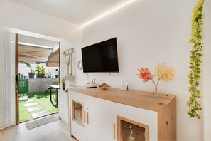 Interior - Apartment 'Esther Dream Bungallow' with Pool, Wi-Fi, A/C, Terrace & Garden (Mogán)