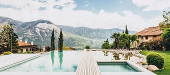 Published on Holidu Appartamento 'Kraidlhof - Designapartment Isabel' con vista montagne, piscina
