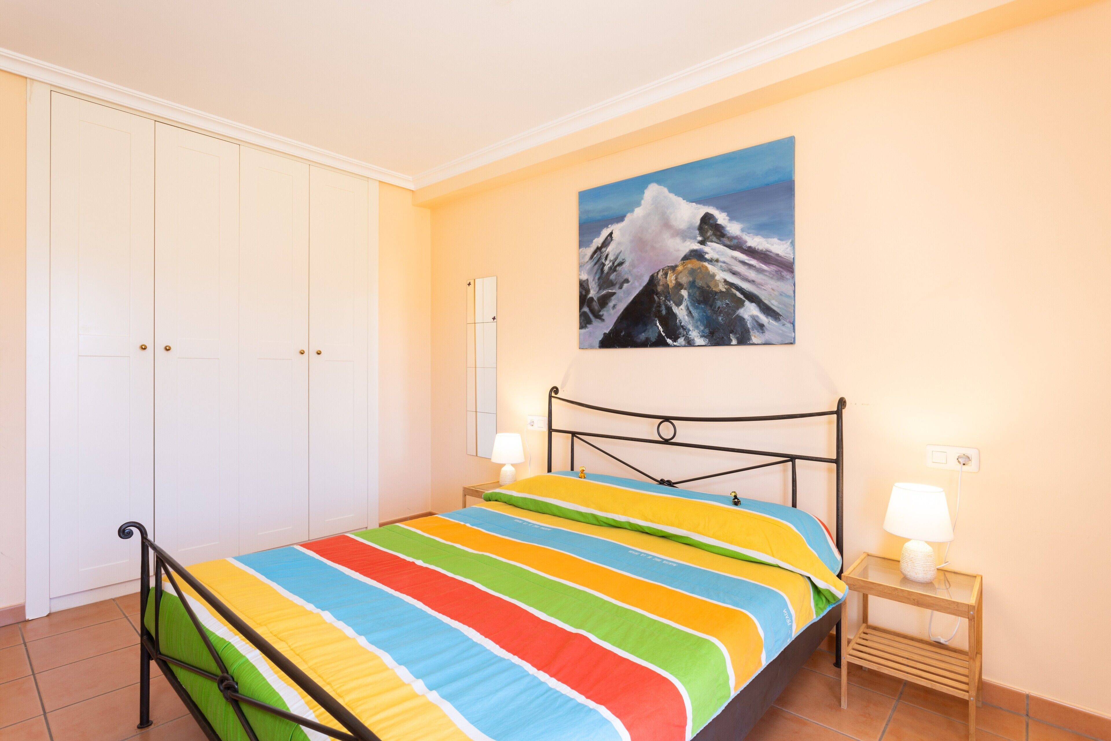 1 slaapkamer, een strijkplank/strijkijzer, gratis wifi, beddengoed