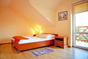 3 bedrooms, travel crib