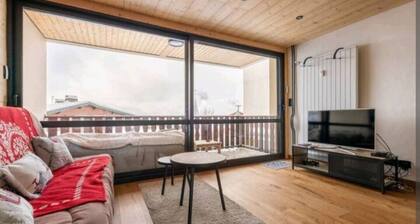 RĂNOVĂ CENTRE VILLAGE LUMINEUX BALCON VUE MONTAGNE