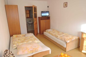 10 habitaciones, cuna de viaje, wifi gratis y ropa de cama 