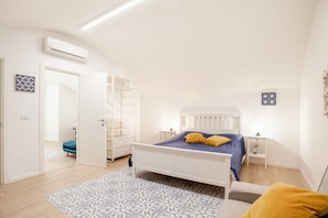 1 habitación, tabla de planchar con plancha, wifi y ropa de cama