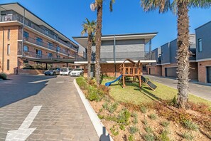 Front of property - Hyde Park House Apartments (Sandton)