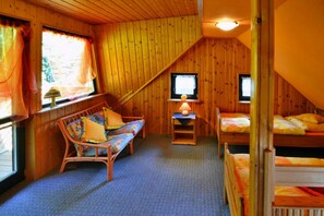 3 bedrooms, free WiFi, bed sheets