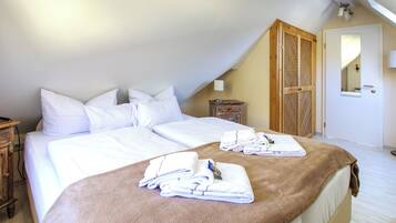 2 Schlafzimmer, Reisekinderbett, kostenloses WLAN, Bettwäsche