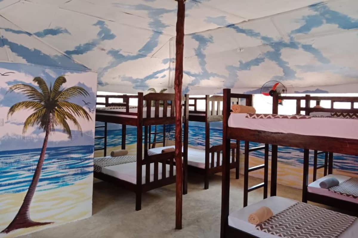Shared Dormitory | 8 bedrooms, desk, bed sheets