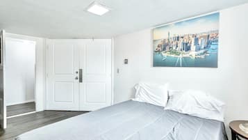 2 bedrooms, iron/ironing board, WiFi, bed sheets