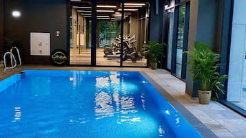 Indendørs pool