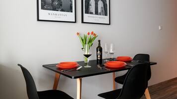 Neljän hengen design-huone | Olohuone