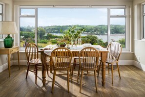 Dining - Home with riverside views and hot tub! (Feock, Truro)