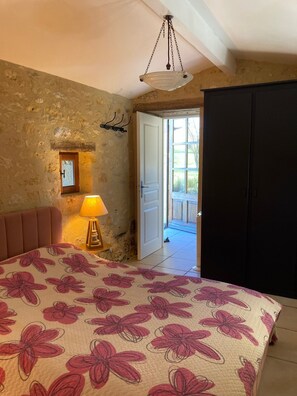 1 chambre, Wi-Fi gratuit, draps fournis