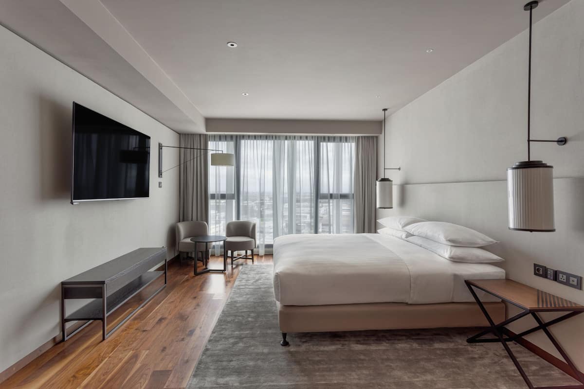 1 bedroom, hypo-allergenic bedding, minibar, individually decorated