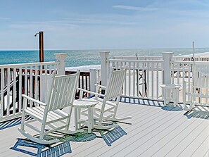 Property grounds - Beautiful Oceanfront/Creekfront - Palmetto Sun, Amazing! Private Oceanfront Pool (Pawleys Island)