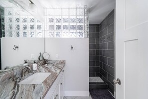 Hair dryer, towels - | Magnolia Guest House | (Chico)