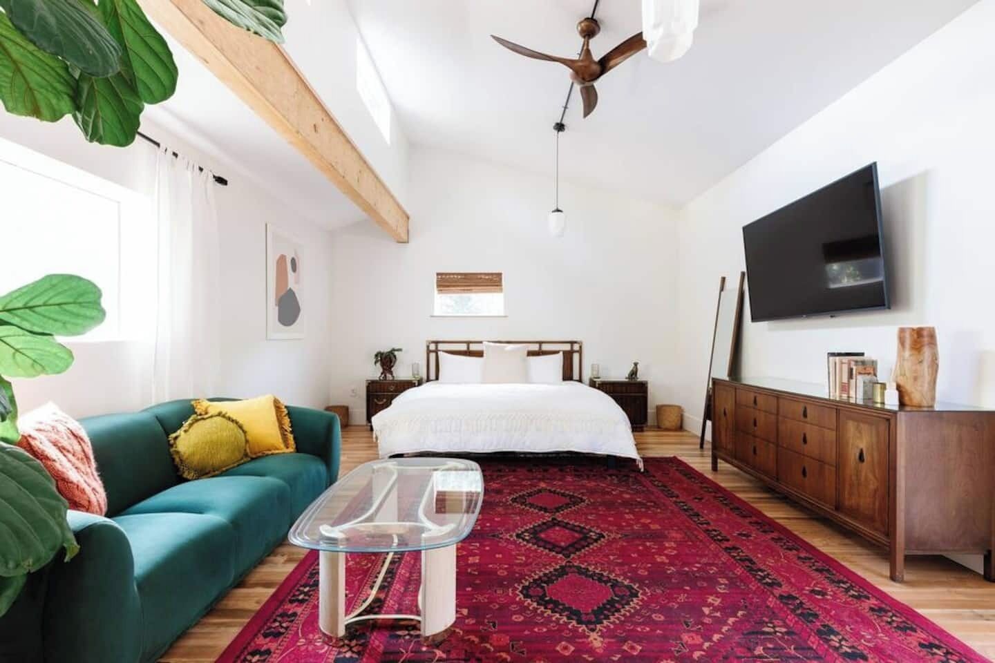 Silitysrauta/-lauta, ilmainen Wi-Fi, vuodevaatteet