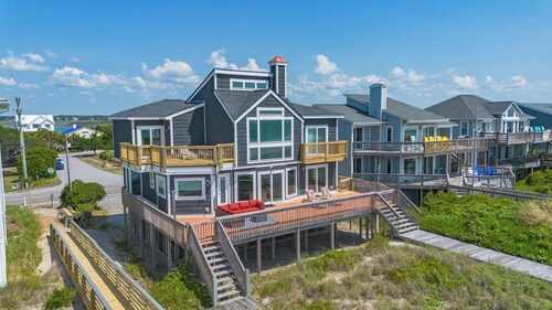 TurtleTrax on Topsail Beach : Stunning oceanfront retreat!