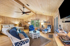 5 bedrooms, iron/ironing board, travel crib, free WiFi - Raised Beach House, Easy Walk to Beach, Screened Porch, New Kitchen, Elevator (Pawleys Island)
