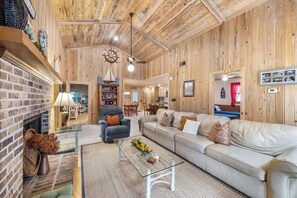 TV, fireplace, DVD player - Raised Beach House, Easy Walk to Beach, Screened Porch, New Kitchen, Elevator (Pawleys Island)