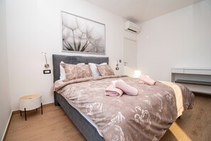 4 habitaciones, acceso a internet y ropa de cama 