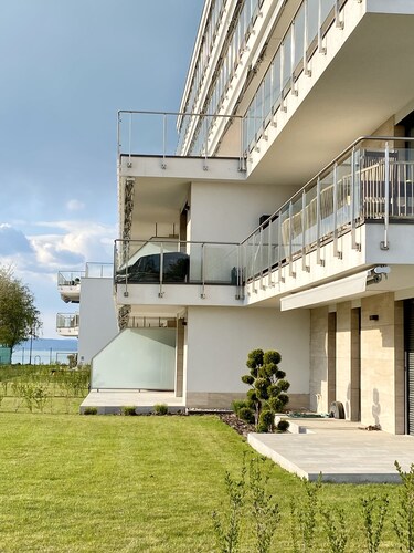 Sunset Beach Apartment directly on the beach high-quality furnishings pool garden WLAN