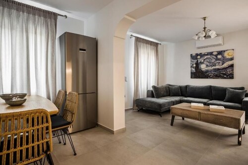 Serenity Home  - Two Bedroom Apartment, Sleeps 4