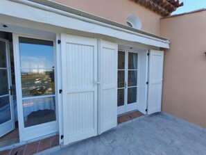 Exterior detail - Lovely mazet with beautiful view, free Wifi, 5 minutes from the beaches of Les Issambres! (Roquebrune-sur-Argens / Les Issambres)
