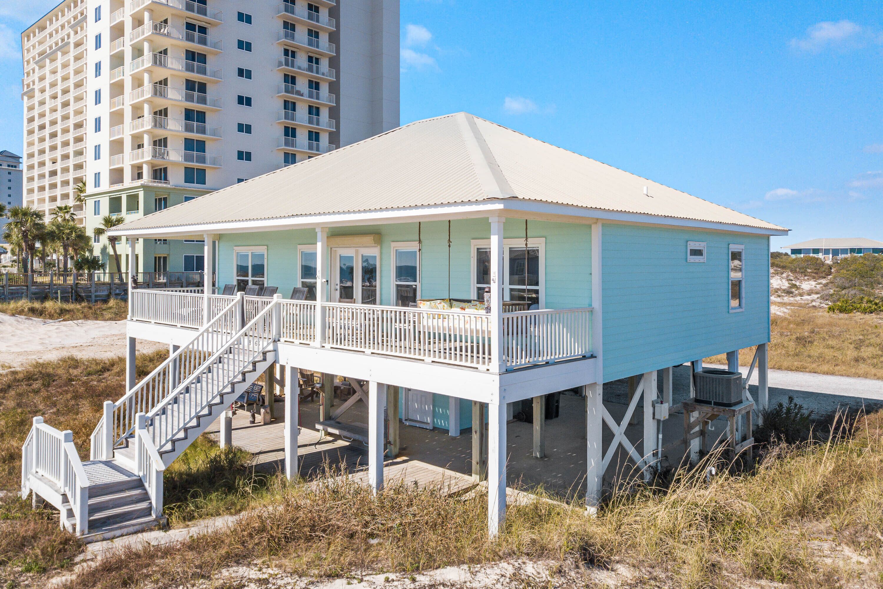 Gorgeous 3 Bd/ 2+Ba home w/unobstructed views & easy beach access