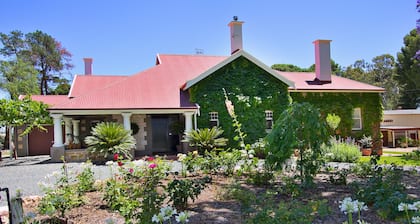 Wilsford House nestled into the vineyards in the heart of the Barossa Valley.