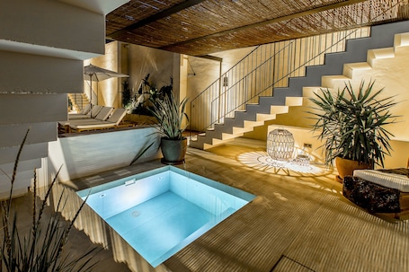 Suíte superior, banheira de imersão | Terraço/pátio. Can Micalet Formentera