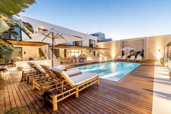 Seasonal outdoor pool