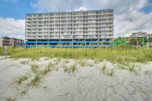 Exterior - Coastal Condo w/ Balcony in North Myrtle Beach! (North Myrtle Beach)
