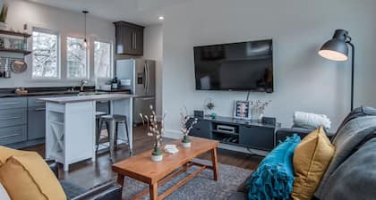 12 South Loft Walk to Coffee/Murals + King Bed