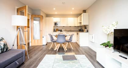 The Wren Beautiful Apartment inc parking