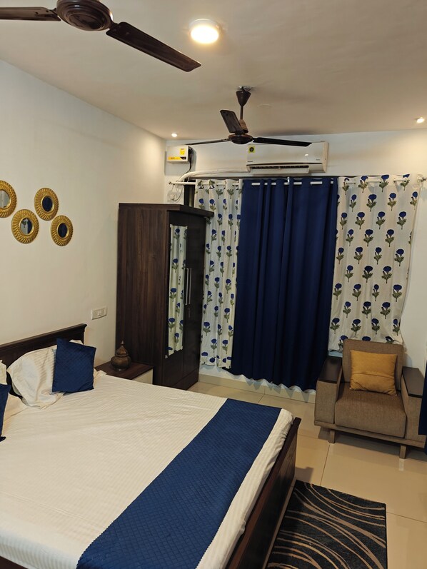 3 bedrooms, iron/ironing board, free WiFi, wheelchair access