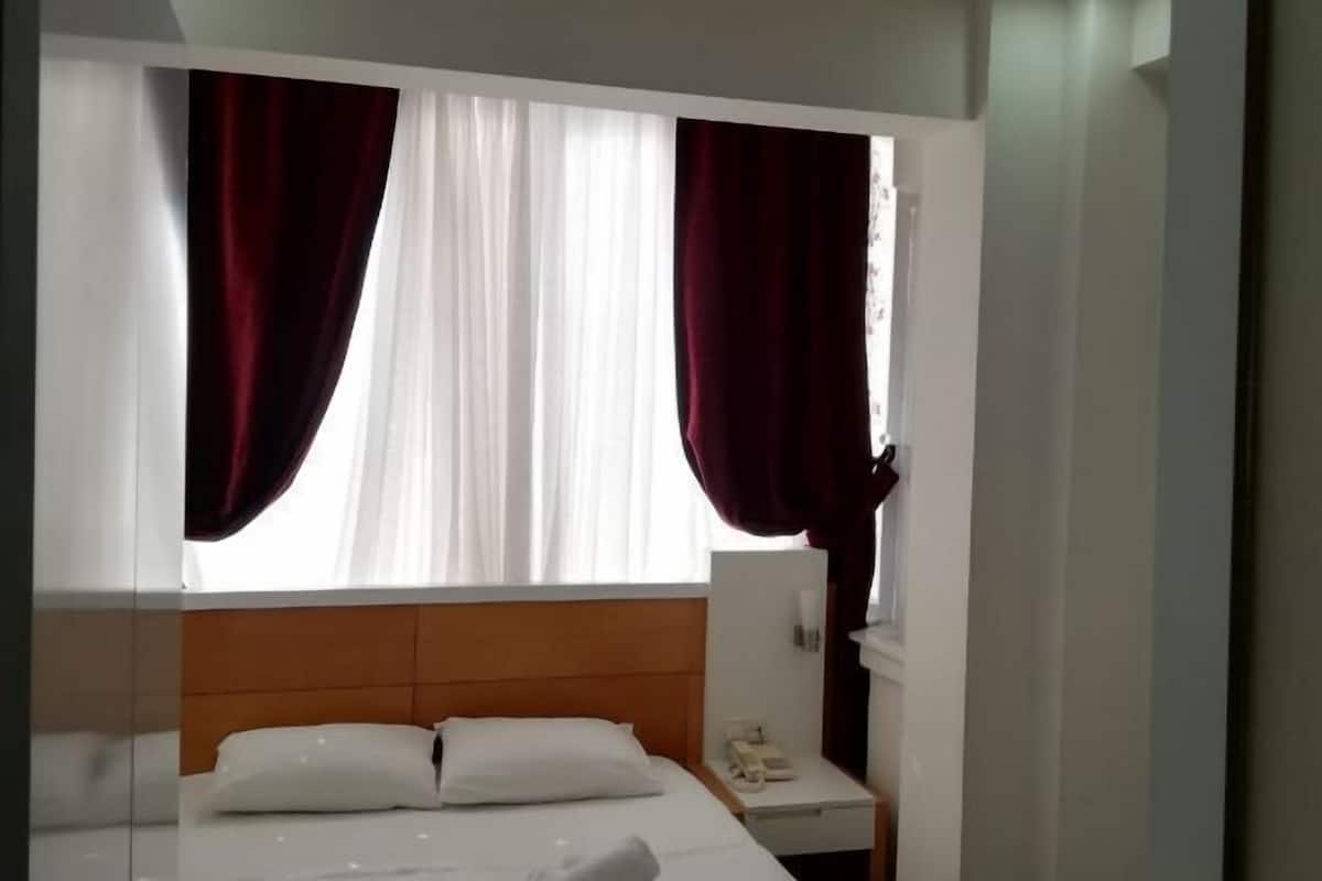 1 bedroom, minibar, in-room safe, blackout curtains