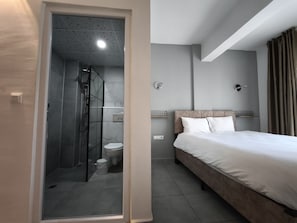Standardzimmer | Minibar, Zimmersafe, Verdunkelungsvorhänge, Bügeleisen/Bügelbrett