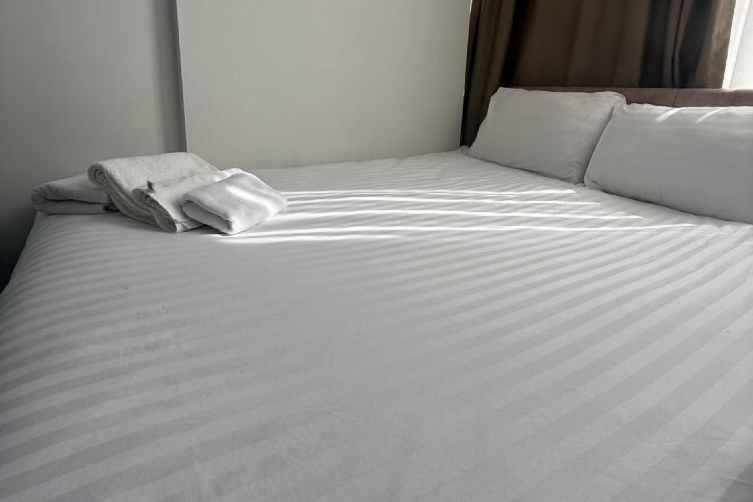 ミニバー、セーフティボックス (室内) 、遮光カーテン、アイロン / アイロン台